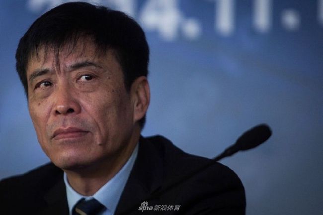 大家都莫吵了，咱娘的脾气不好，爹会劝娘改。